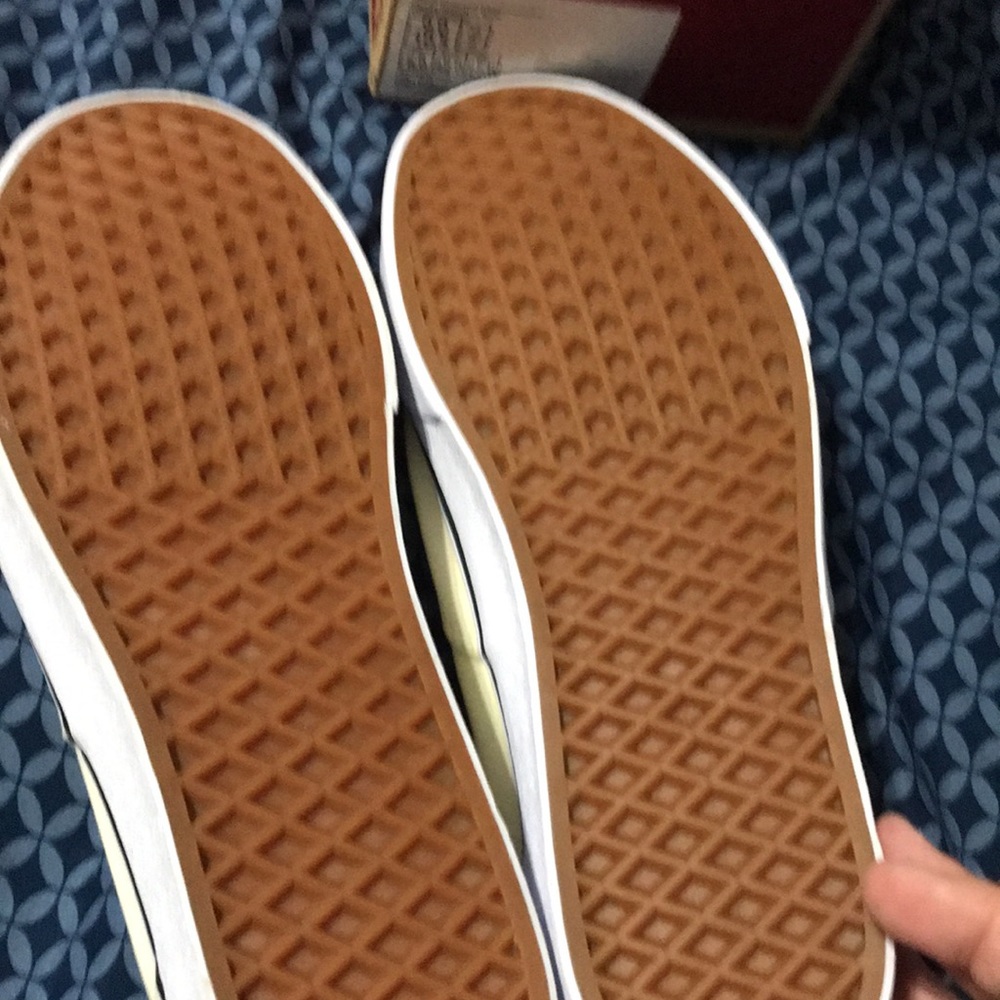 Vans - Picture 2 of 3
